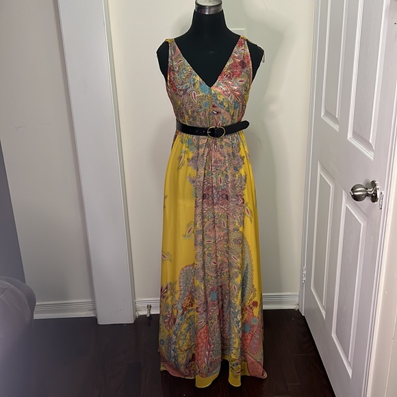 Zara Dresses & Skirts - Zara Yellow Paisely V-neck Flowy Maxi Dress size Small